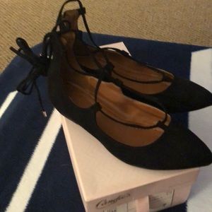 Lace up flats in black suede